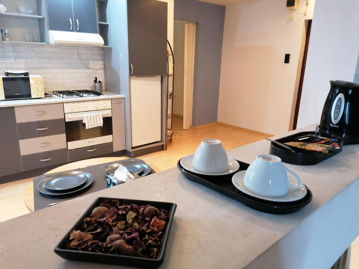 Ariana Apartment By EasyBukarest Kültér fotó